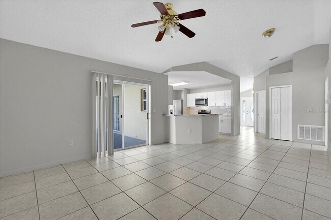 Building Photo - 112 Azalea Dr