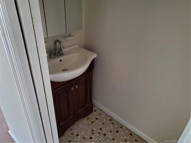 Building Photo - 38 Sunny Valley Rd