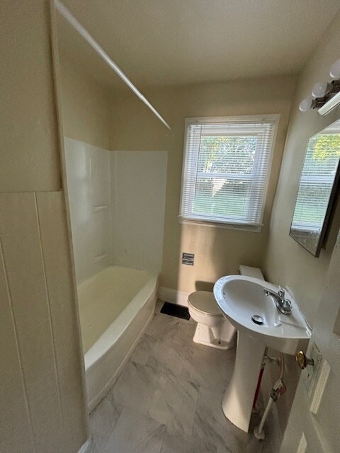 Building Photo - 2721 Ivy Ave