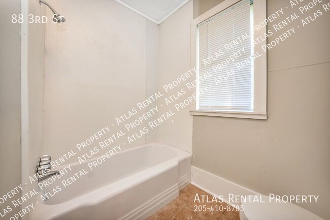 Building Photo - 88 3rd St