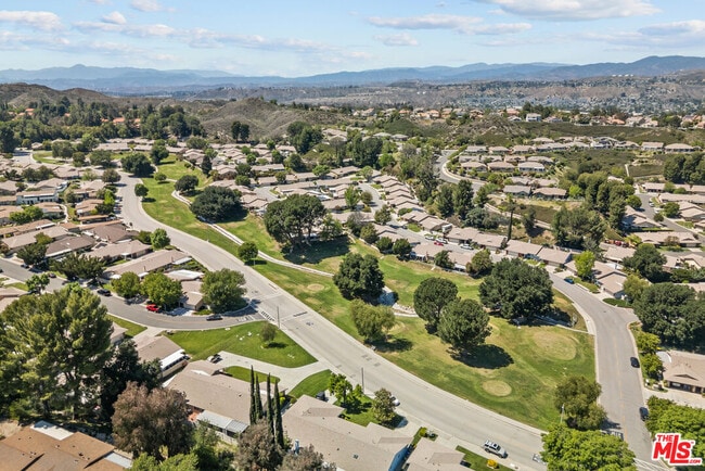 Building Photo - 26851 Oak Branch Cir