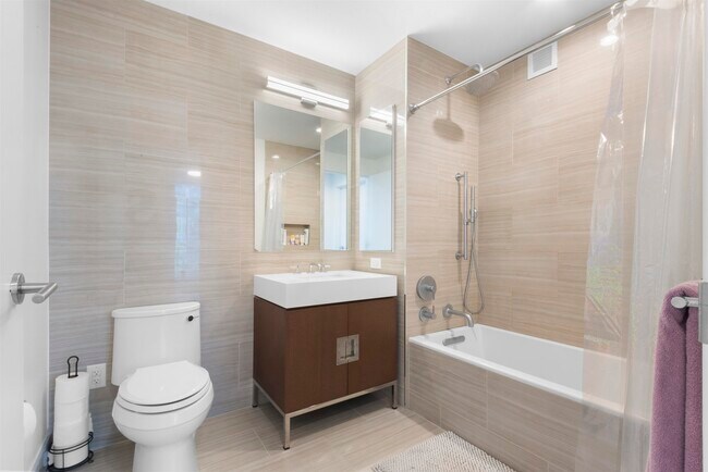 Building Photo - 99 Hudson St