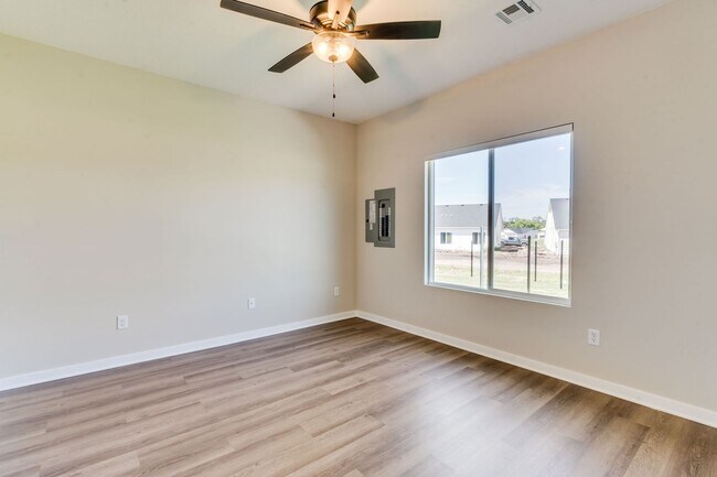 Building Photo - Fox Ridge Marley