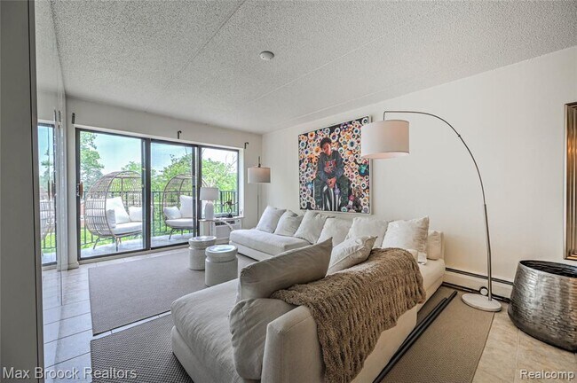 Building Photo - 35300 Woodward Ave