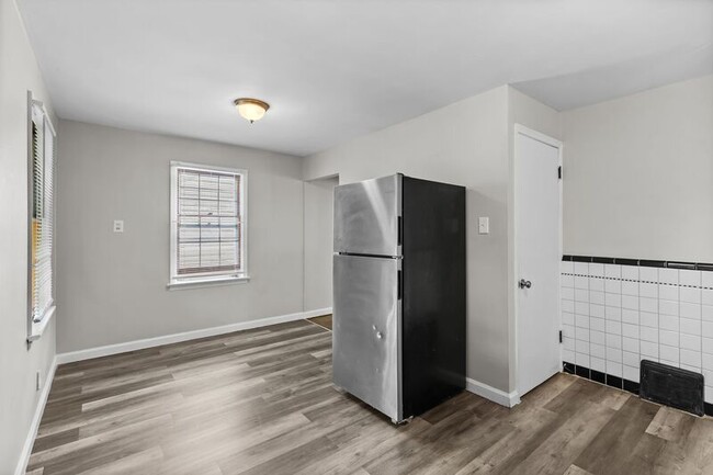 Building Photo - 10347 Ewell Dr