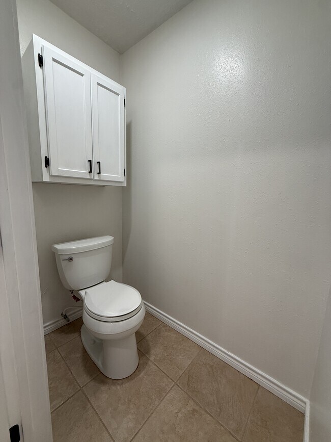 Building Photo - 165 Dogwood Ln