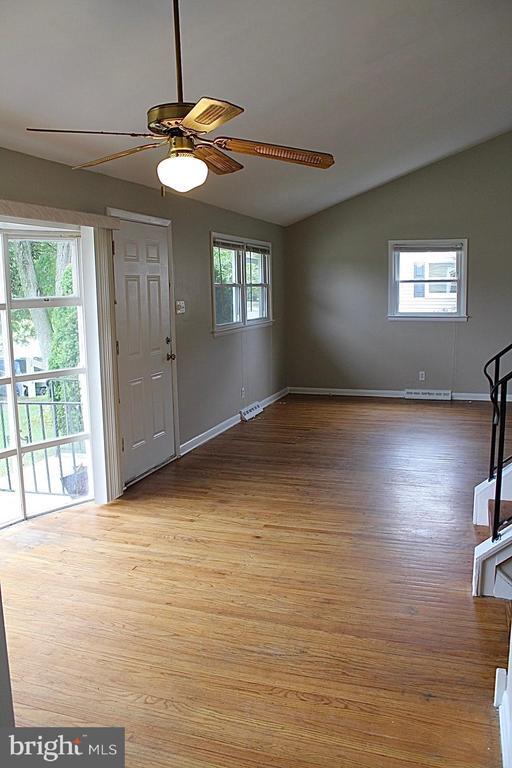 Building Photo - 608 Whitman St