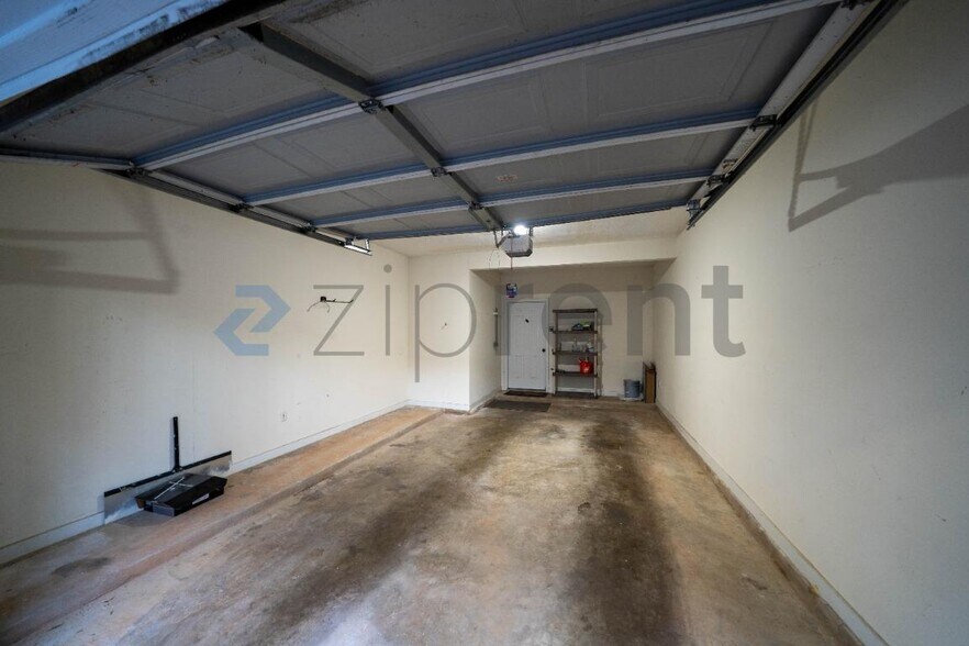 Building Photo - 603 Spring Heights Ln