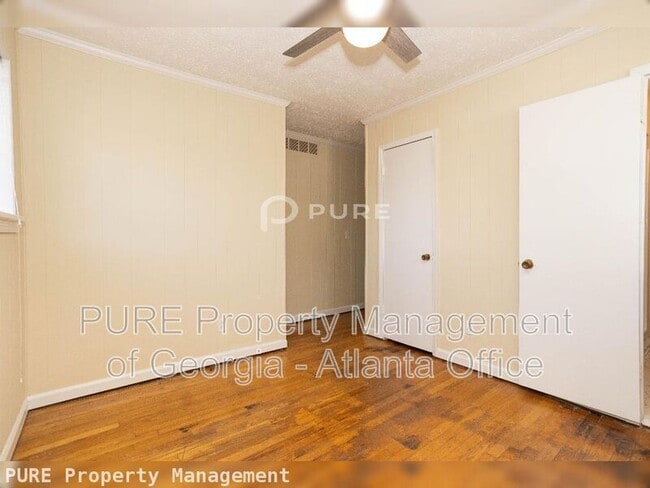 Building Photo - 951 Majesty Ln