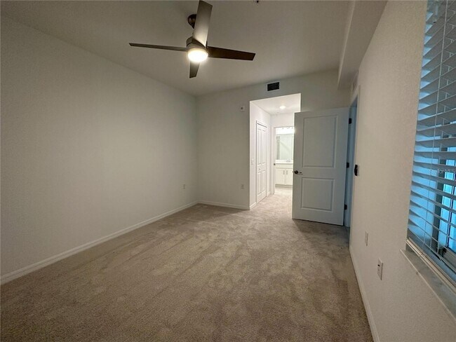 Building Photo - 14131 Heritage Landing Blvd