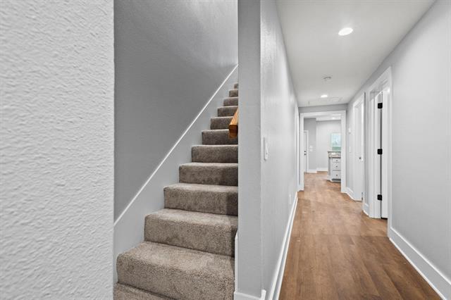 Building Photo - 724 W Gandy St