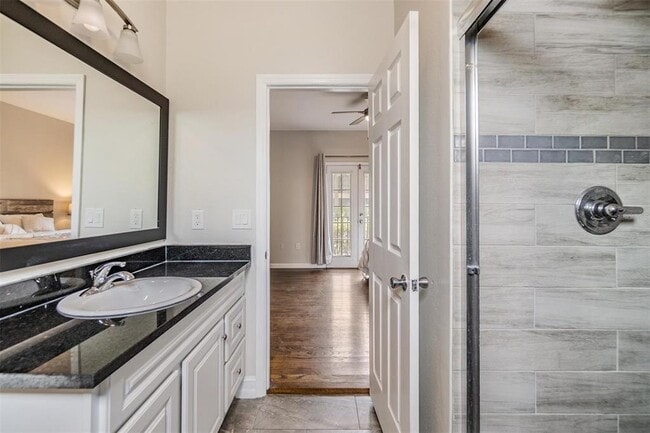 Building Photo - 501 Knights Run Ave