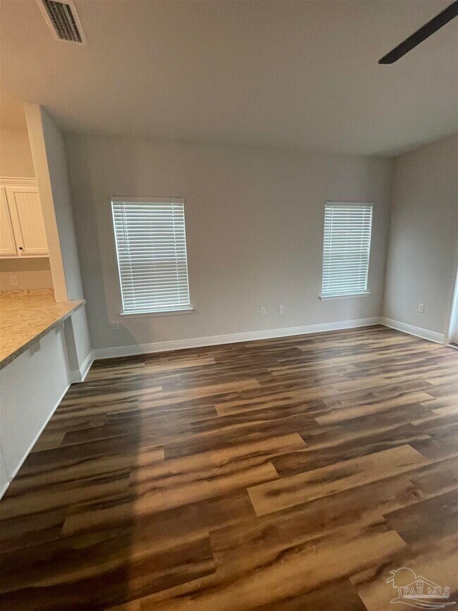 Building Photo - 384 Hilburn Ln