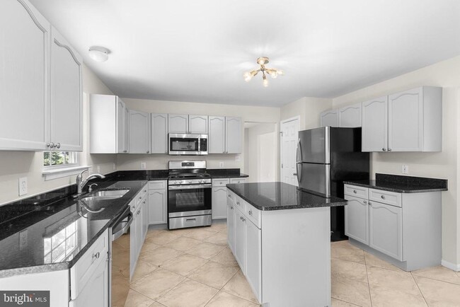 Building Photo - 10004 Field Stone Ct