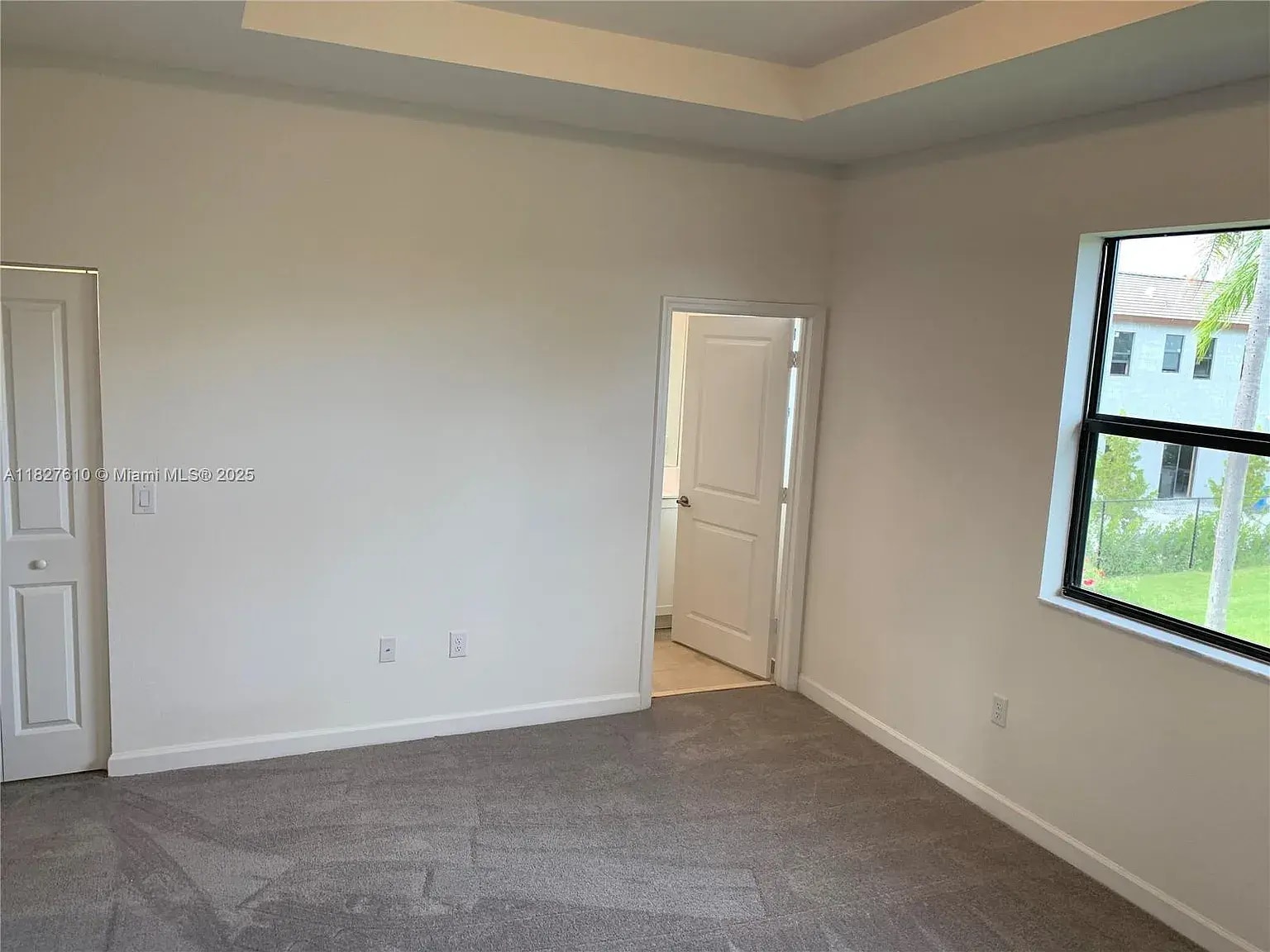Building Photo - 303 NE 208th Ter