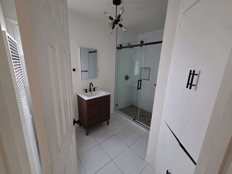 Building Photo - 1149 Ximeno Ave