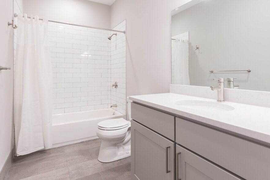 Building Photo - 65 Beech Glen St