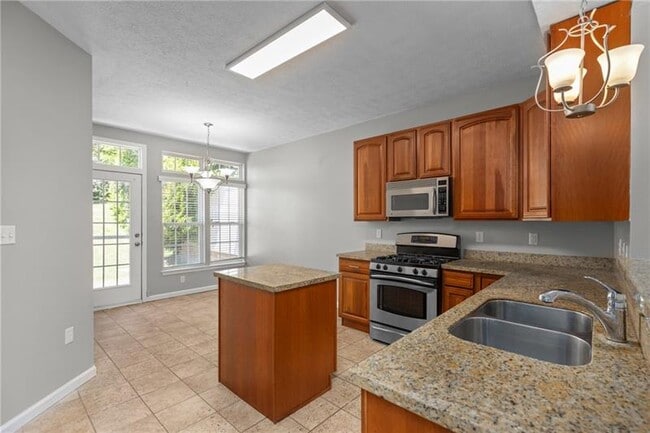Building Photo - 302 Laurel court