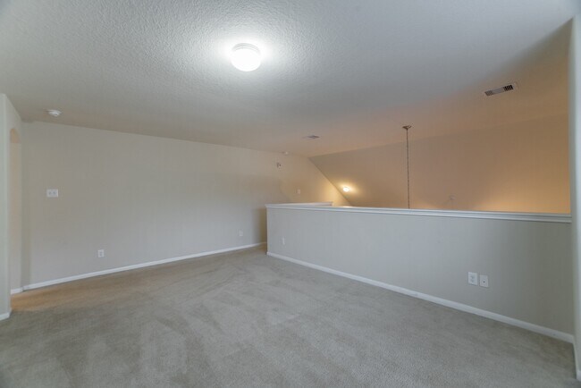 Primary Photo - 78 E Heritage Mill Cir