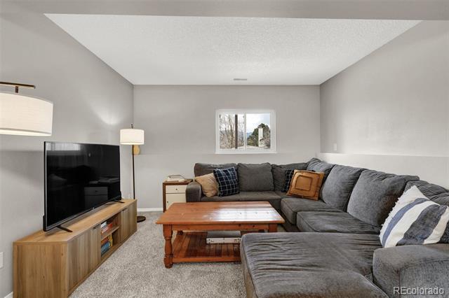 Building Photo - 3240 Post Oak Dr