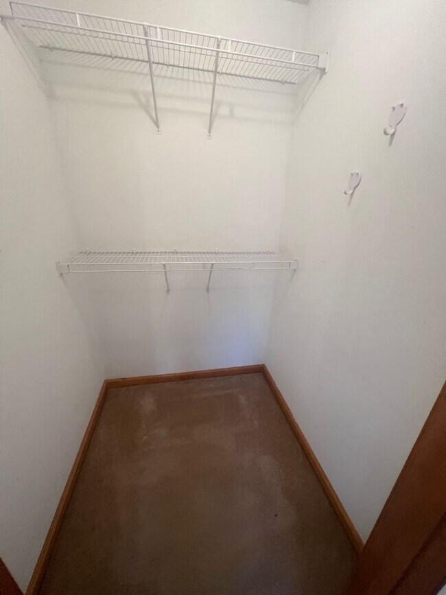 Building Photo - Move in Ready!