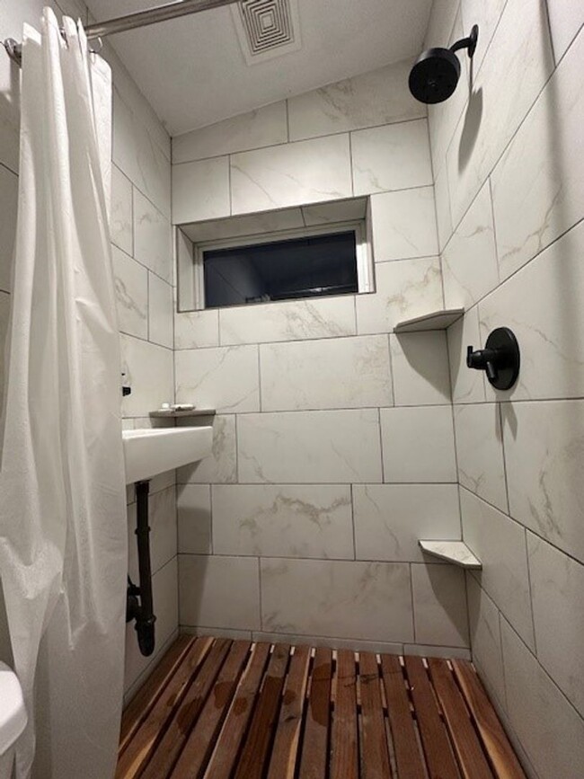 Building Photo - Modern Studio Eastside of Flagstaff- AVAIL...