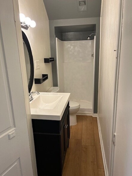 Building Photo - 22 W University Ave