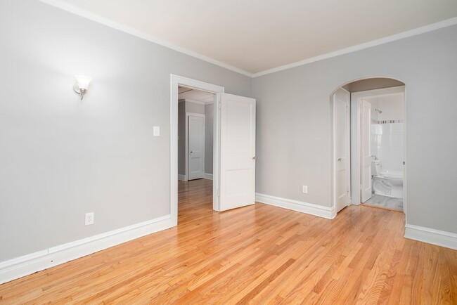 Interior Photo - 428-432 Park Blvd Apartments