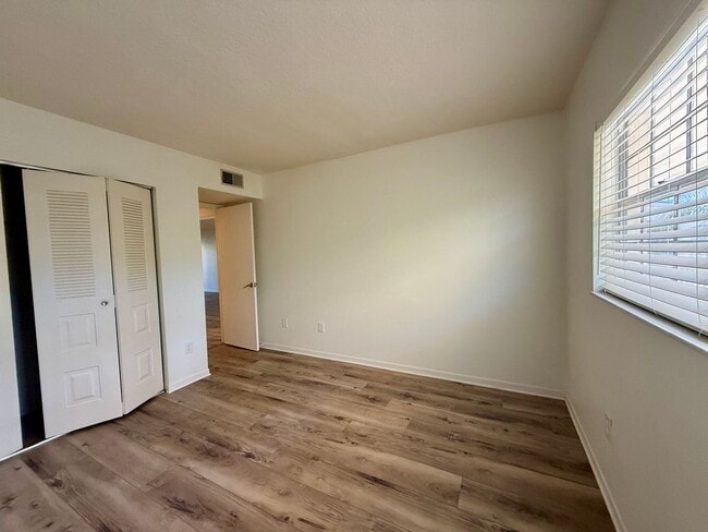 Building Photo - Dunedin 55+ 2/1 Condo