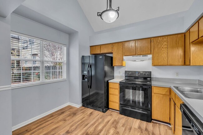 Building Photo - FOR LEASE - SINGLE FAMILY HOME IN HERMITAGE!