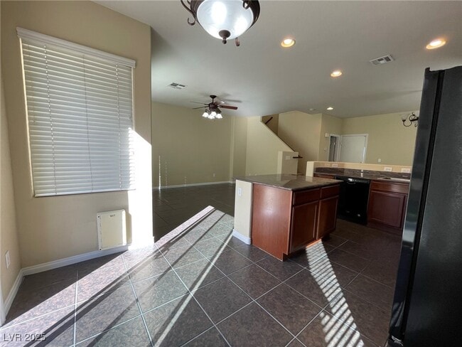 Building Photo - 275 Red Eucalyptus Dr