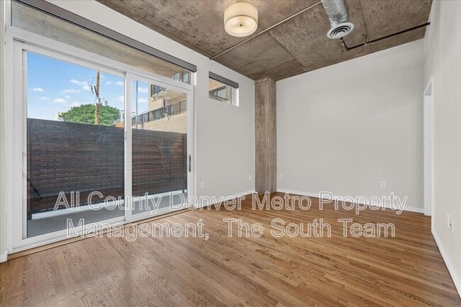 Building Photo - 3201 Shoshone St