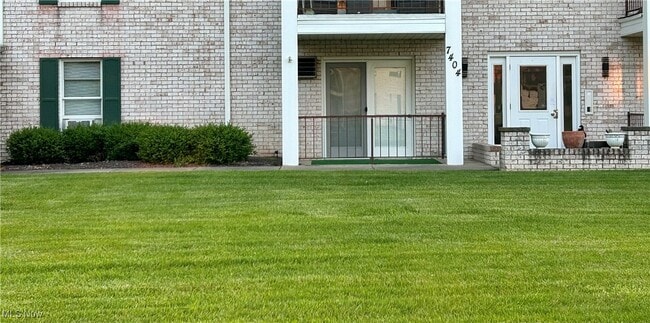 Building Photo - 7404 Eisenhower Dr