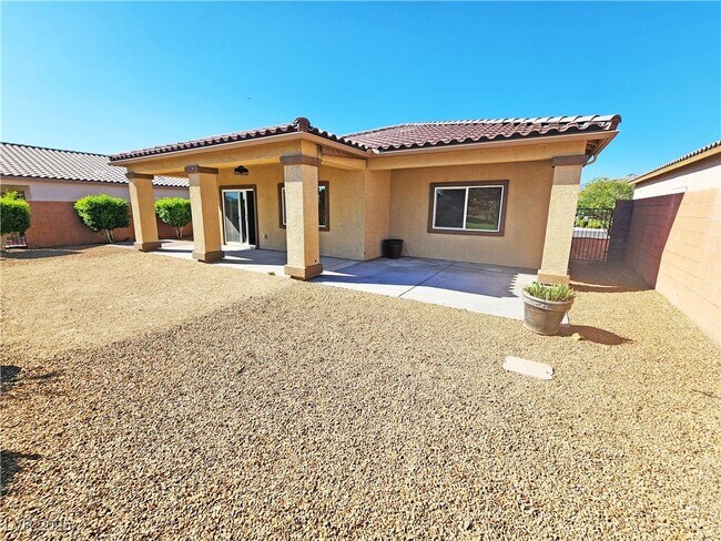 Building Photo - 5375 E La Campana Dr