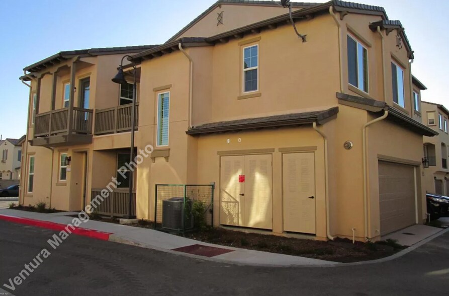 Building Photo - 523 Pioneer St