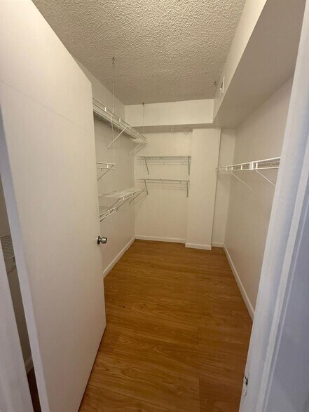 Building Photo - 404 NW 68th Ave