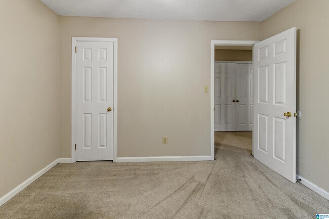 Building Photo - 22 Ashford Cir