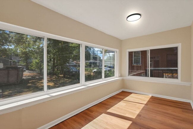 Building Photo - Newly Refreshed 3-Bed Bungalow with Bonus Sunroom & Finished Attic – Columbus Living!