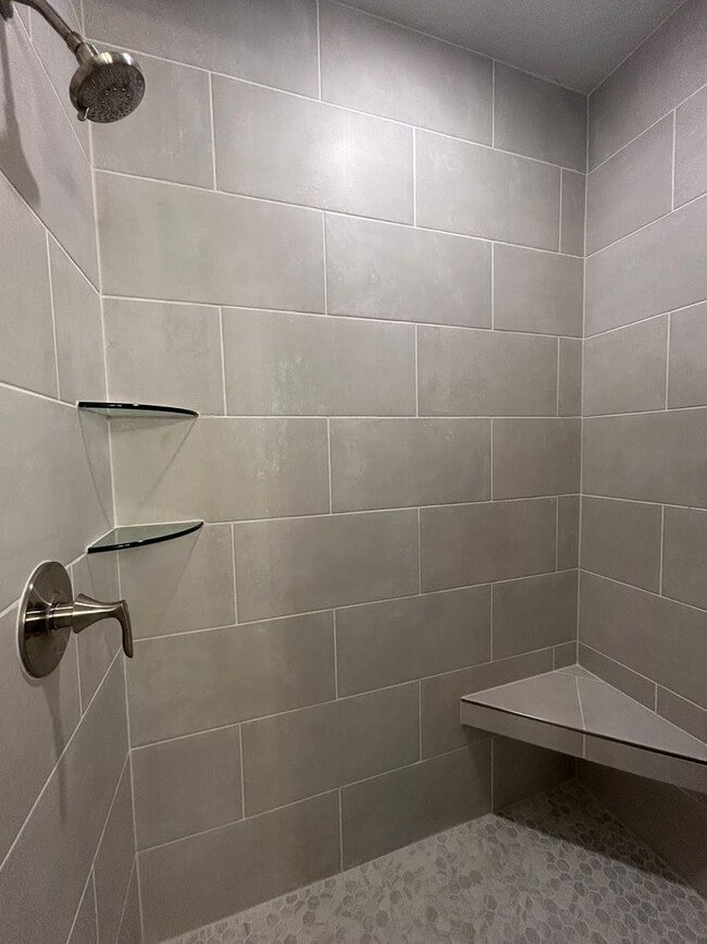 Building Photo - Beautiful Modern Home in Pea Ridge!