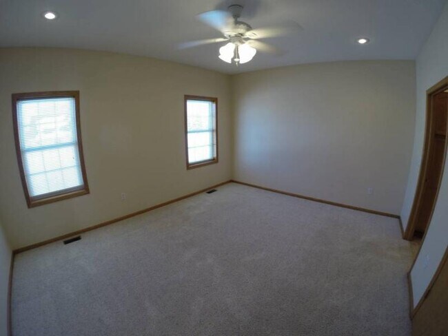 Building Photo - 808 Medary Ave S