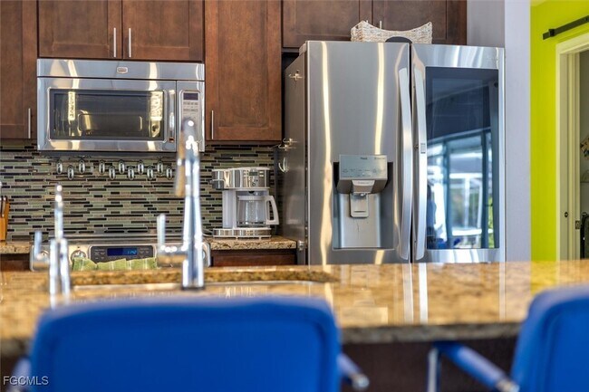 Building Photo - 4516 SW 21st Pl