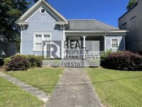 Building Photo - 1065 College St