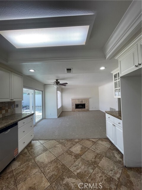 Building Photo - 41572 Willow Run Rd