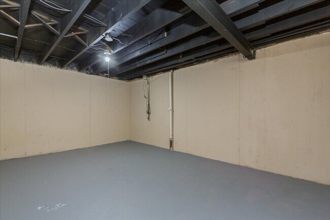 Building Photo - 4321 Melba Ave