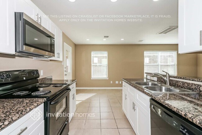 Building Photo - 28910 Rio Grande River Dr