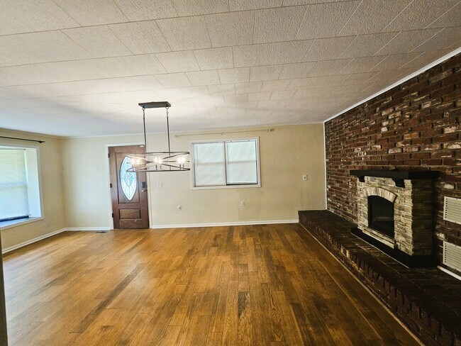 Building Photo - 1101 N C St