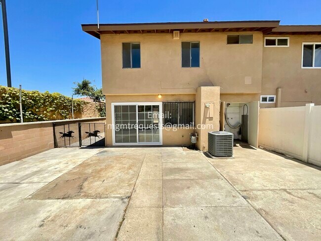 Building Photo - 16830 Village Ln