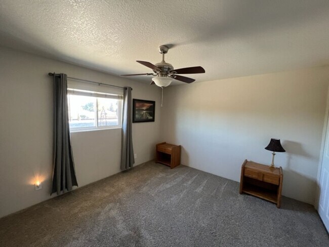 Building Photo - PRIVATE, COUNTRY LIKE SETTING IS A 2 BEDRO...