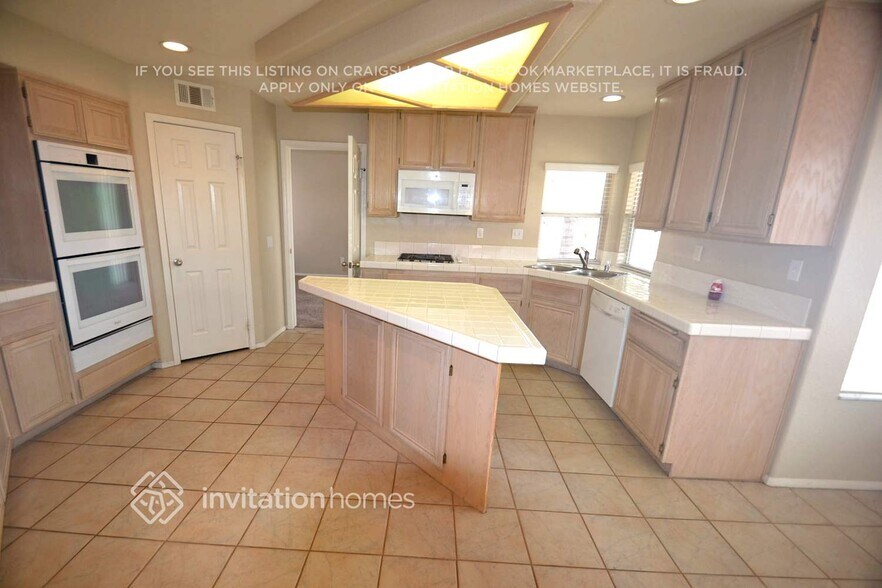 Building Photo - 20640 Gelman Dr