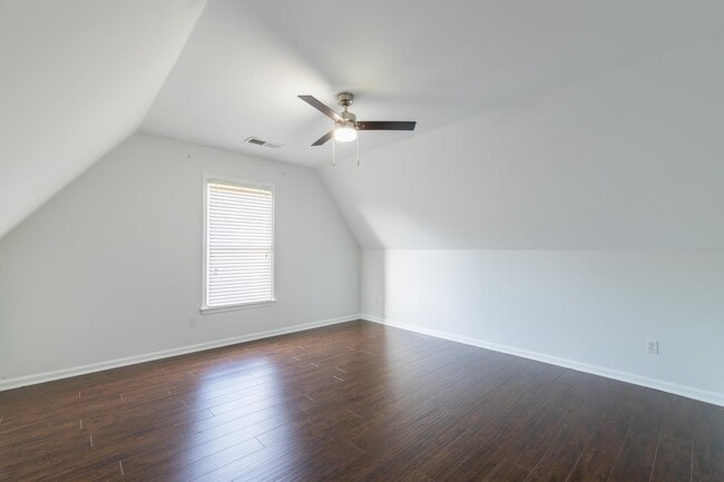 Building Photo - 10191 Wynmanor Dr